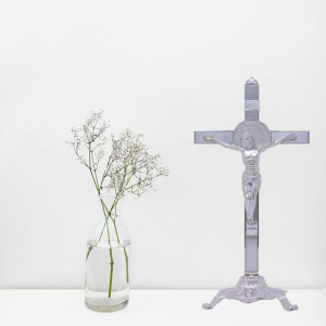 Crucifijo de San Benito Pedestal 11"