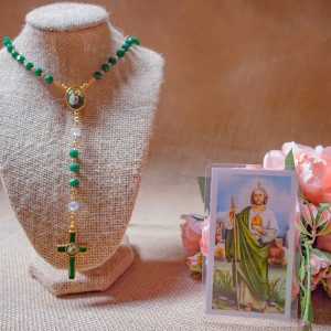 Rosario con la imagen de San Judas