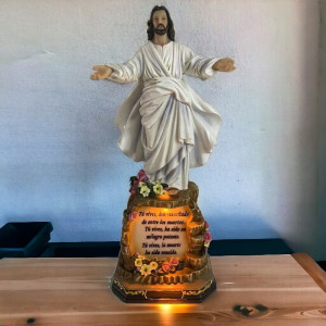 Risen Jesus 12"